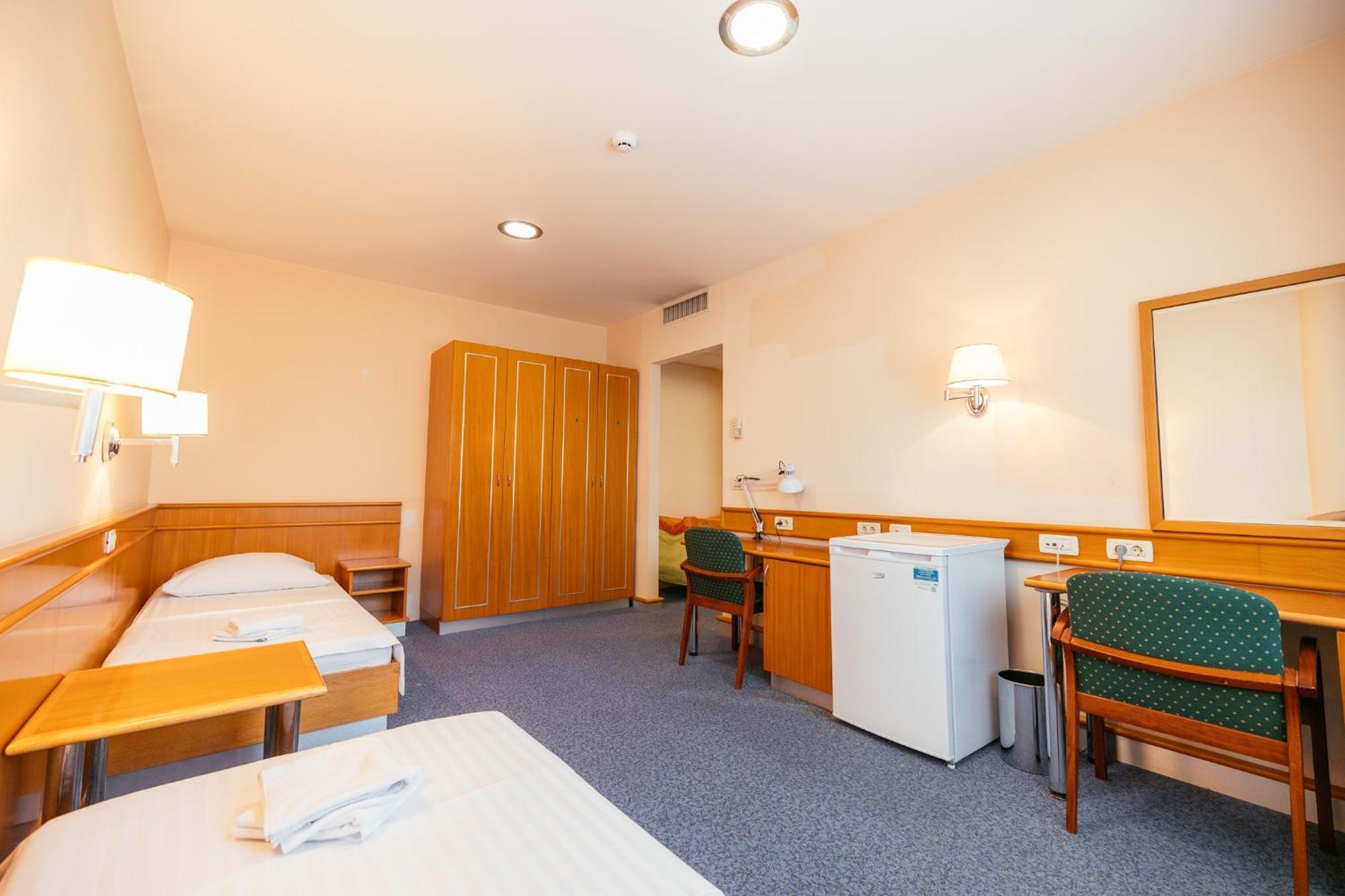 Motel Barka โคเปร์ ภายนอก รูปภาพ